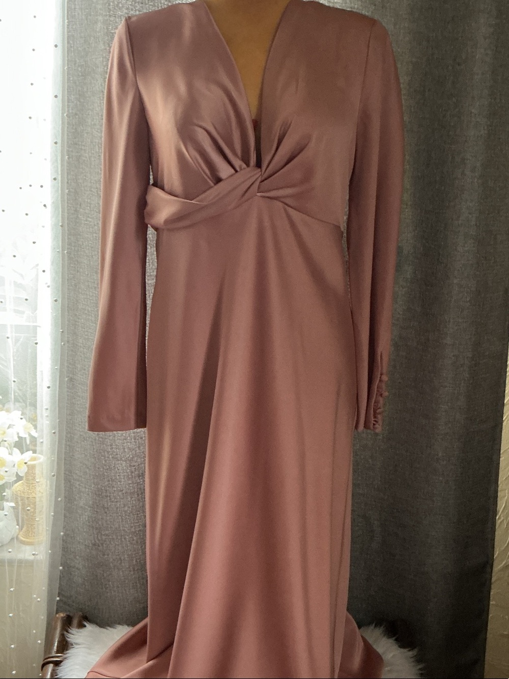 Maggy London Dusty Rose Twist-Front Long Sleeve Gown
